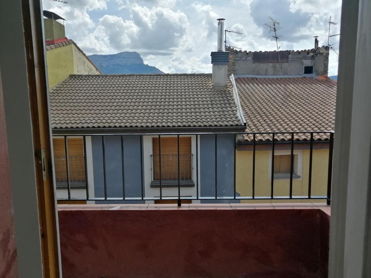 Luminoso, Centrico Y Silencioso Apartamento Jaca Eksteriør billede