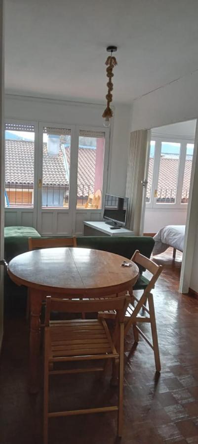 Luminoso, Centrico Y Silencioso Apartamento Jaca Eksteriør billede